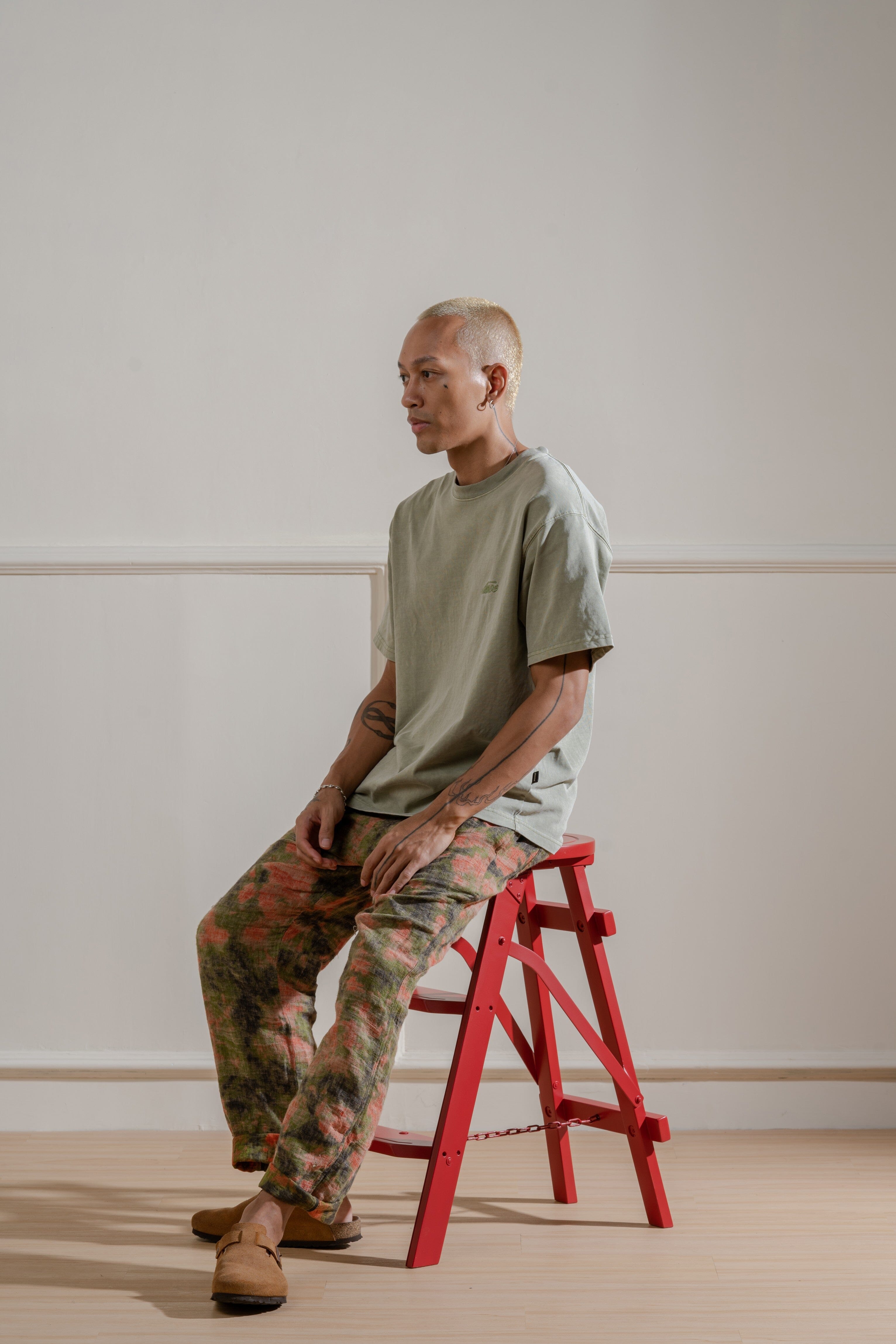 Bravo Step Ladder - Stool Ladder - Larkwood Furniture