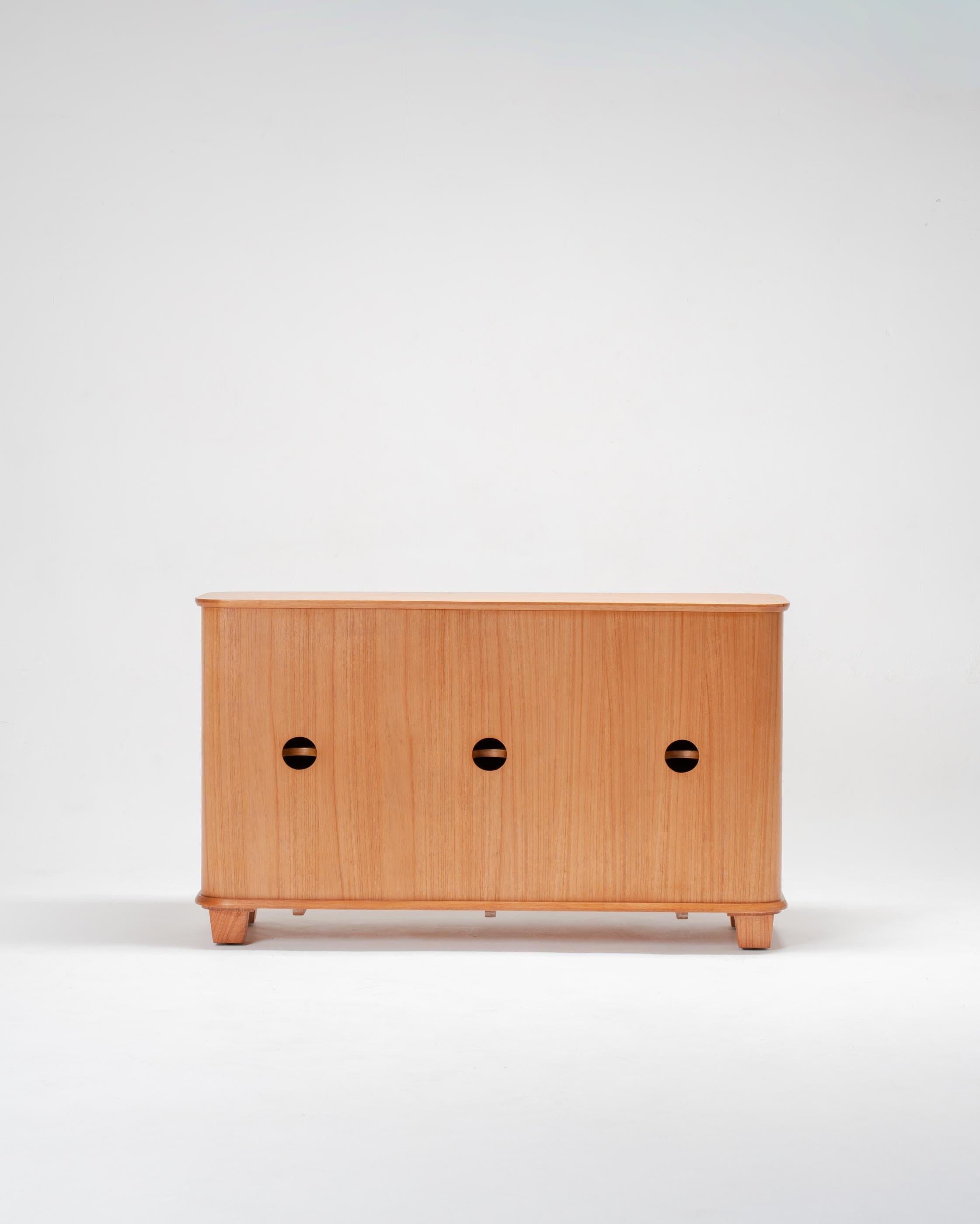 Carmellia Storage Console