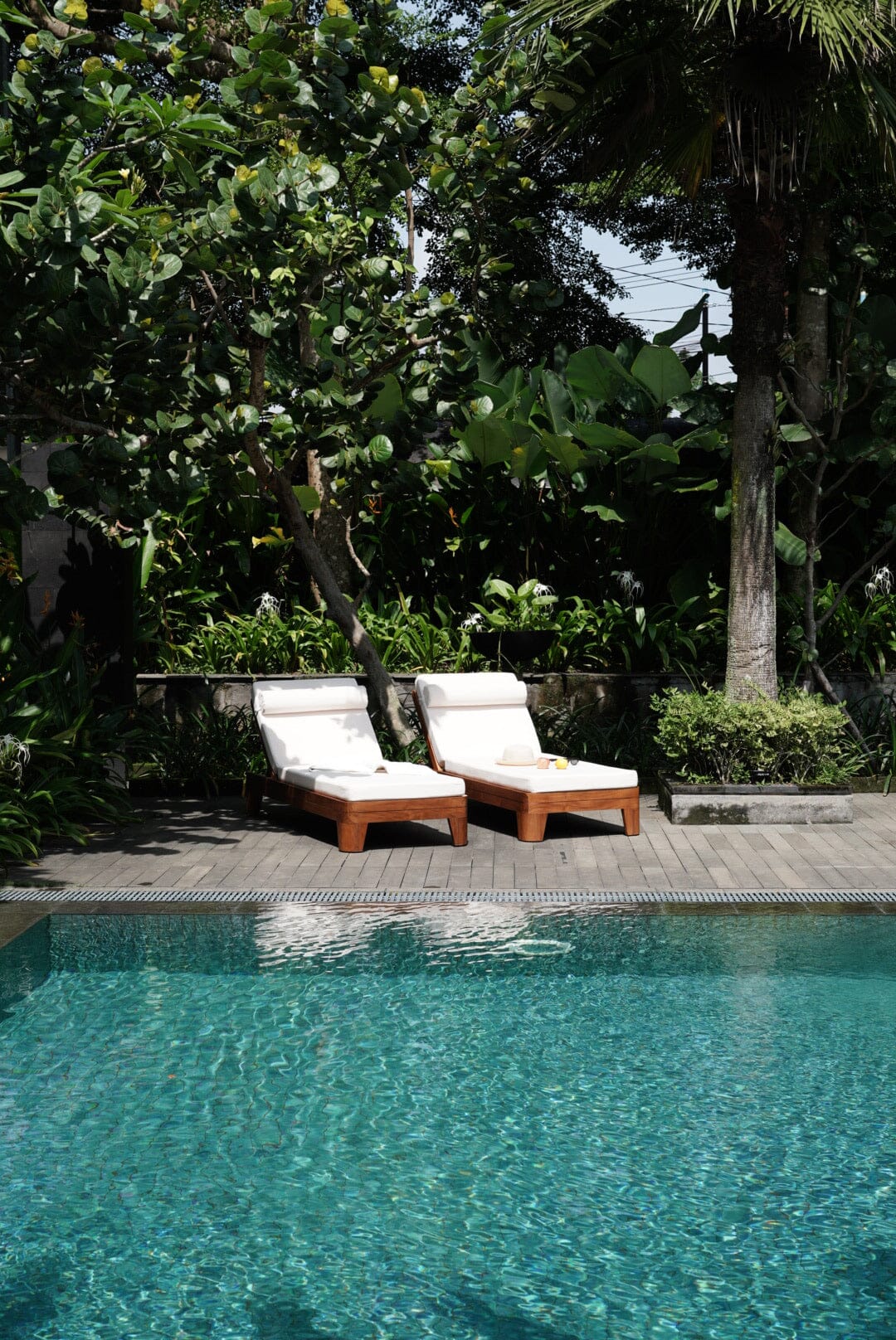 Catania Sun Lounge - pool bed - Larkwood Furniture