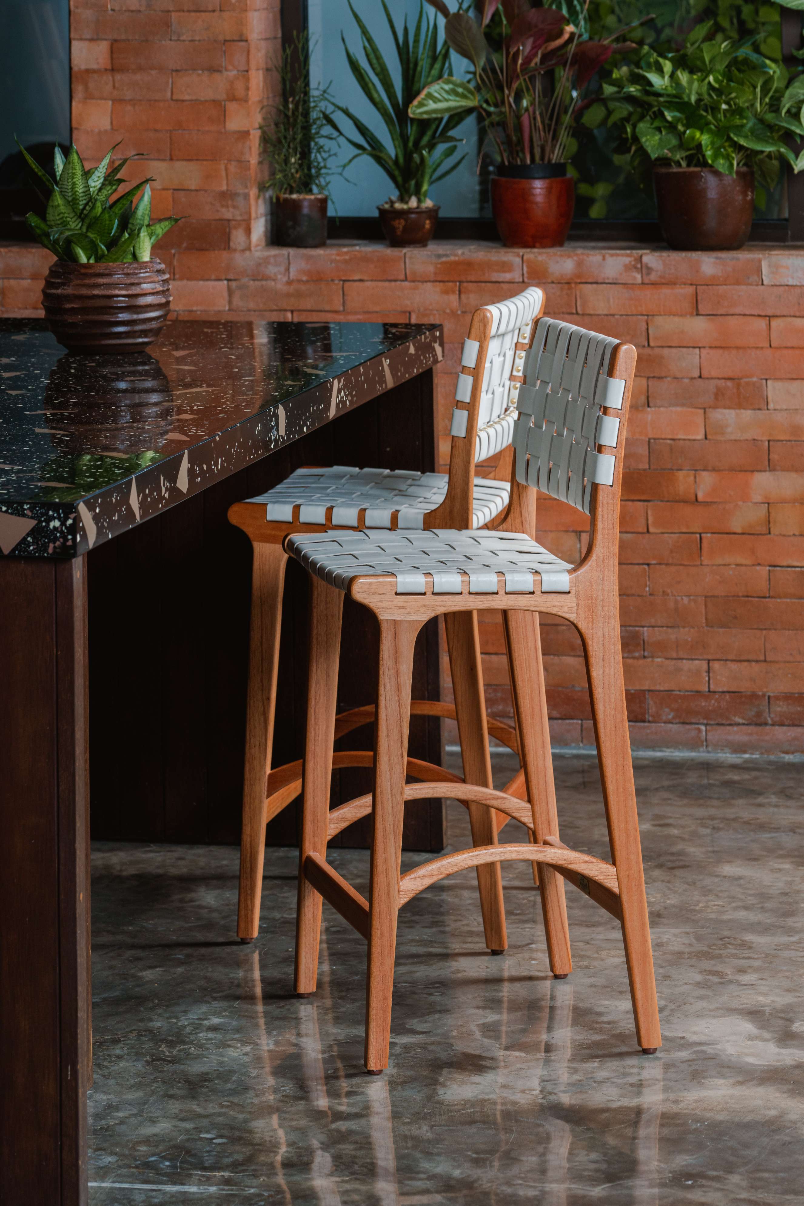 Full-Grain Leather Woven | Counter Stool