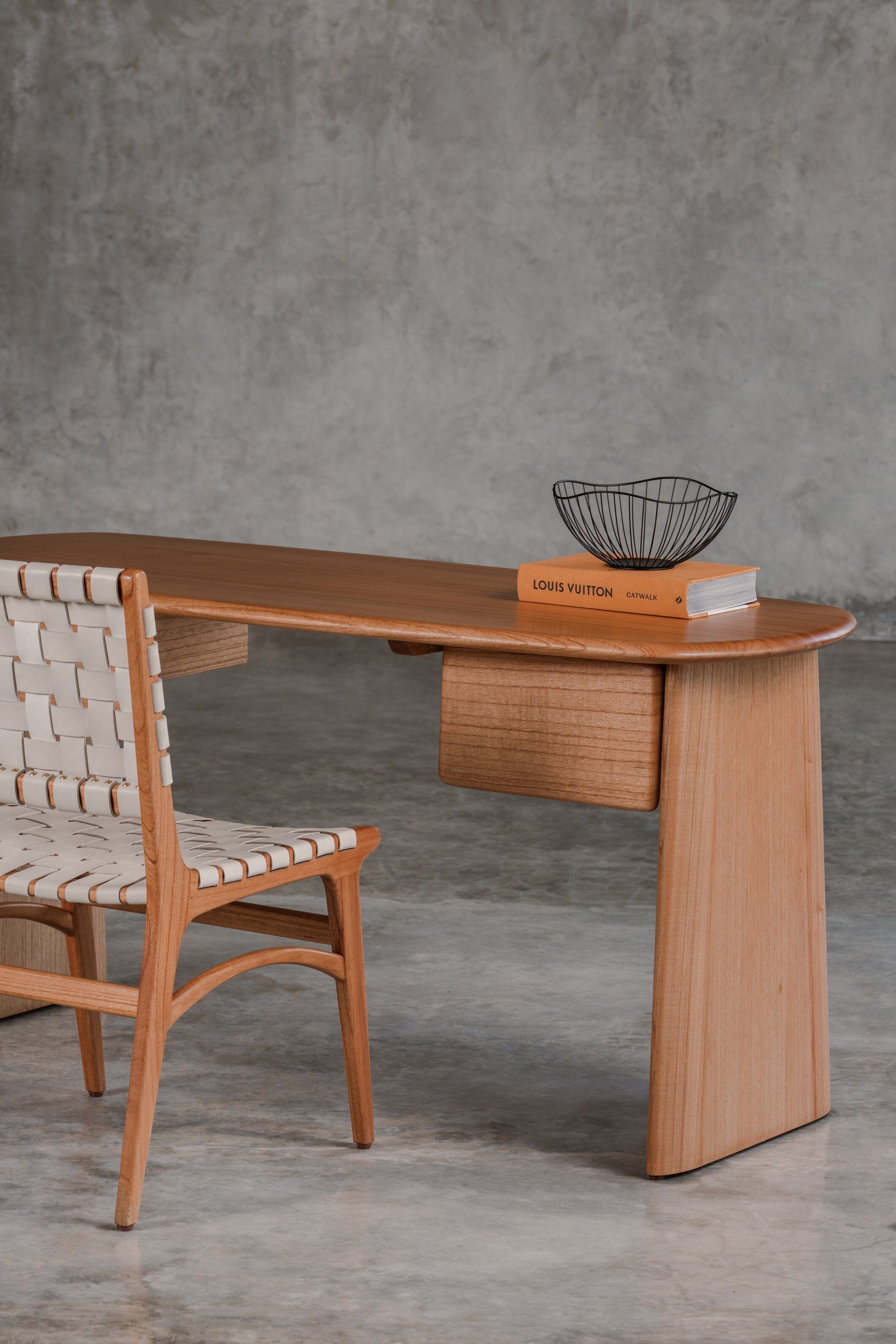 light wooden desk, with 2 drawers