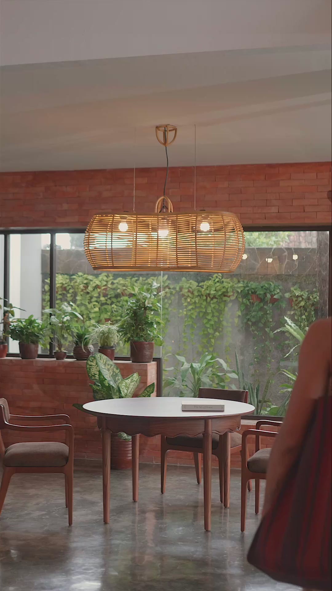 Misthios Dining Chair