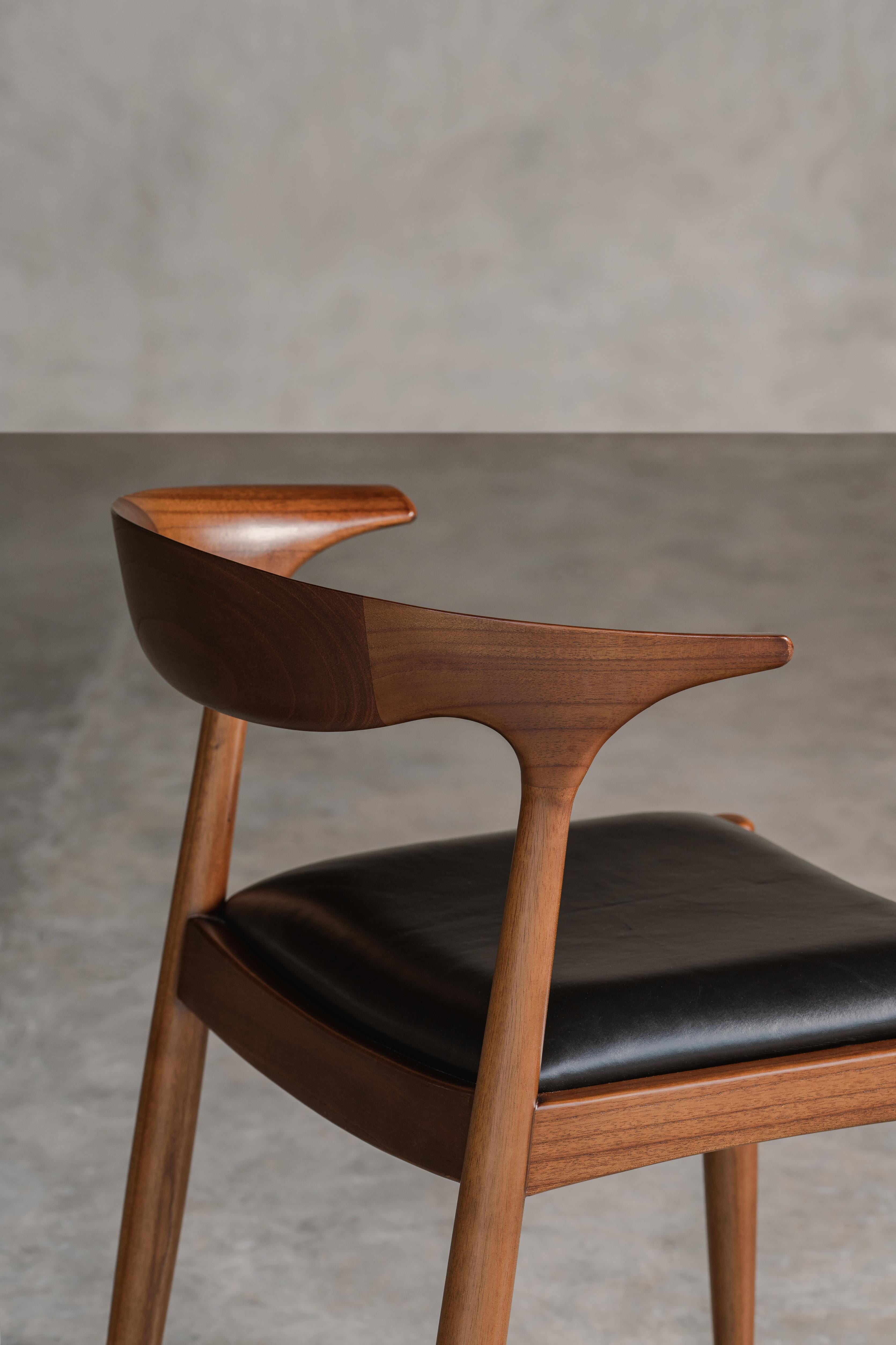 Dining Table and Chair Set B