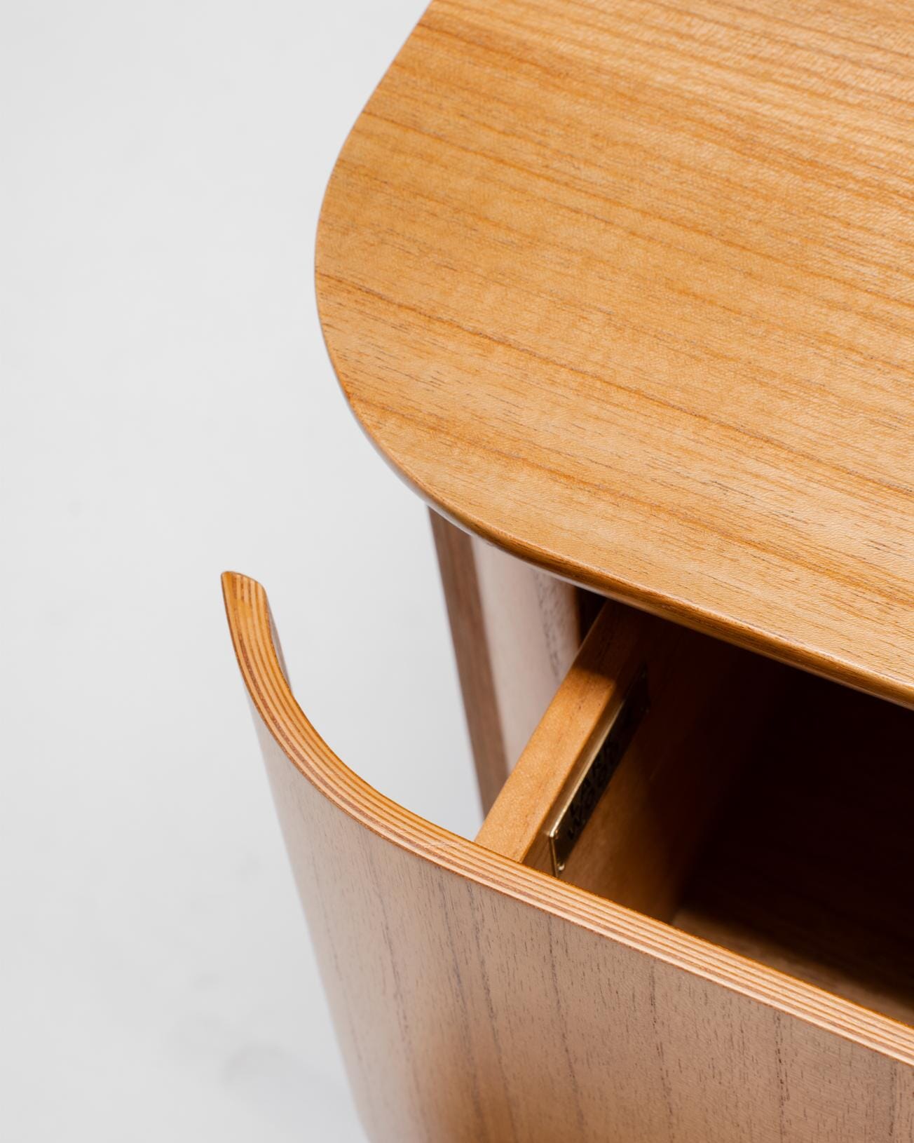 Carmellia Bedside