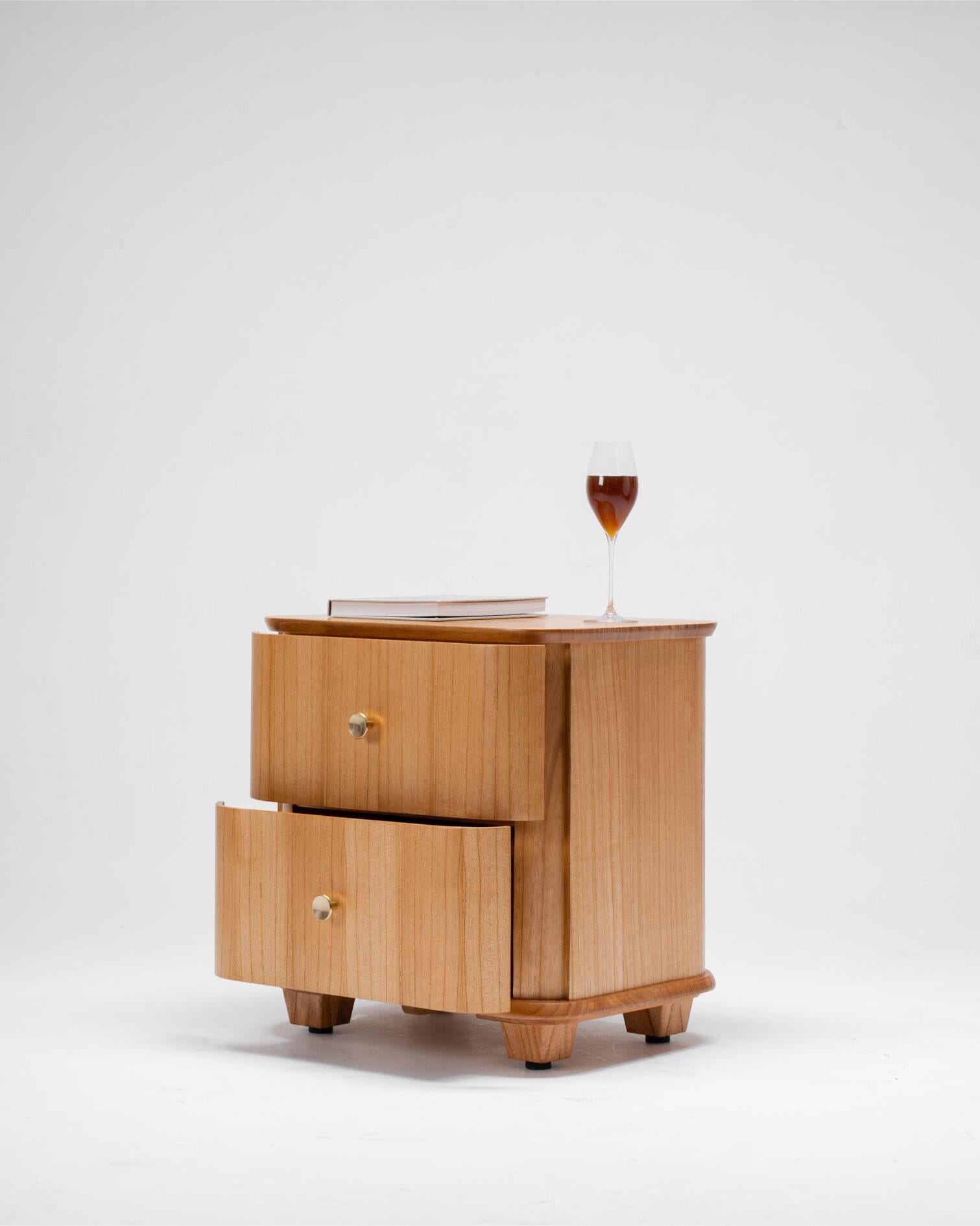Carmellia Bedside